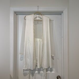 Elegant White Lace Trim Robe